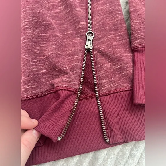 Lululemon Om & Roam Heathered Rust Berry Pullover Hoodie - Size 6 - Picture 4 of 8